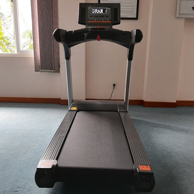 Hình ảnh thực tế máy chạy bộ điện phòng Gym DL-T6D