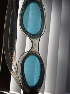 Kính bơi bị hấp hơi sương