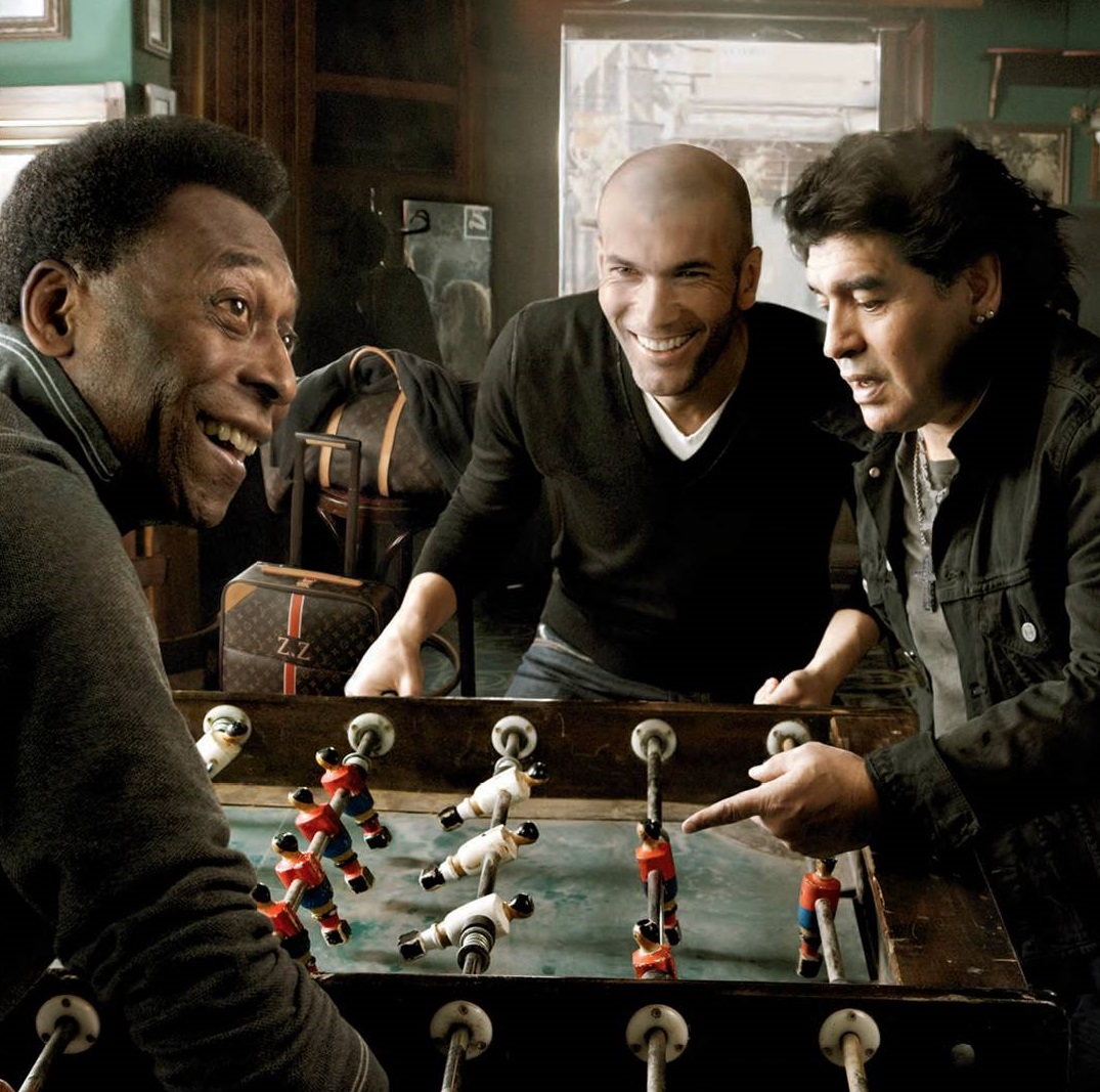 Ba huyền thoại bóng đá thế giới cùng nhau chơi bi lắc