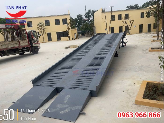 Cầu dẫn xe nâng tại KCN Châu Sơn, Ninh Bình