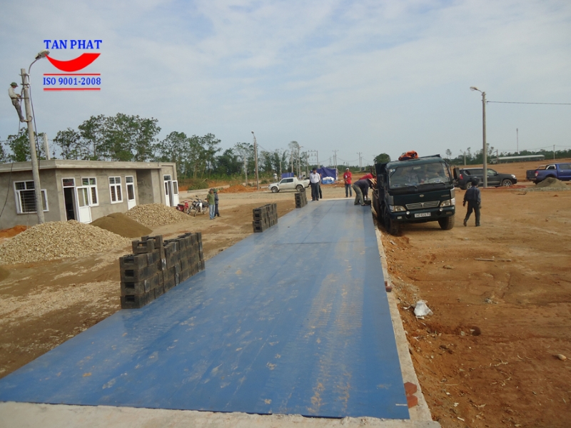 Bàn cân ô tô 100 tấn kích thước 3x18m