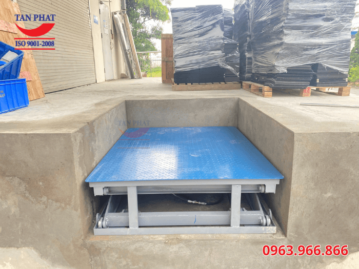 Bàn nâng thủy lực được lắp đặt cố định, không có khả năng di chuyển