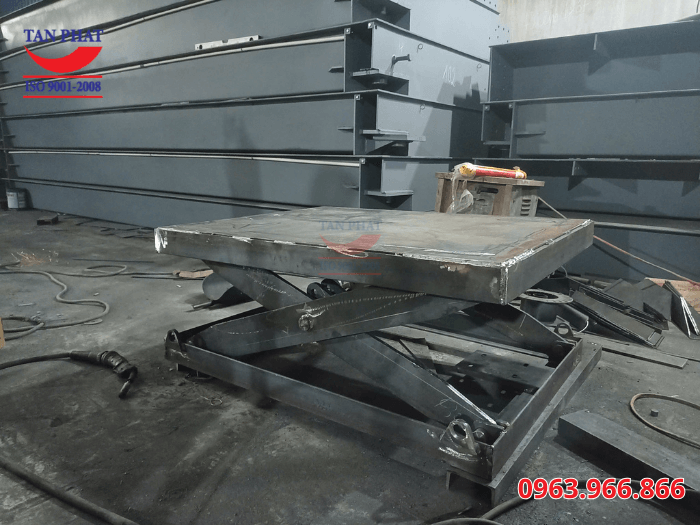 Bàn nâng tự động được thiết kế theo yêu cầu riêng của khách hàng