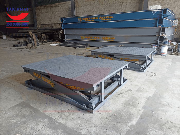 Bàn nâng hạ thủy lực được sản xuất tại xưởng của Công ty CPCN Tự động Tân Phát