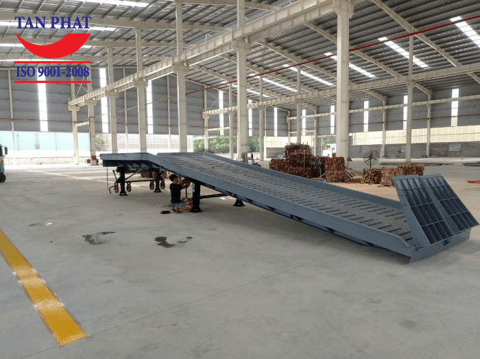 Thường xuyên kiểm tra, bảo dưỡng cầu dẫn lên container