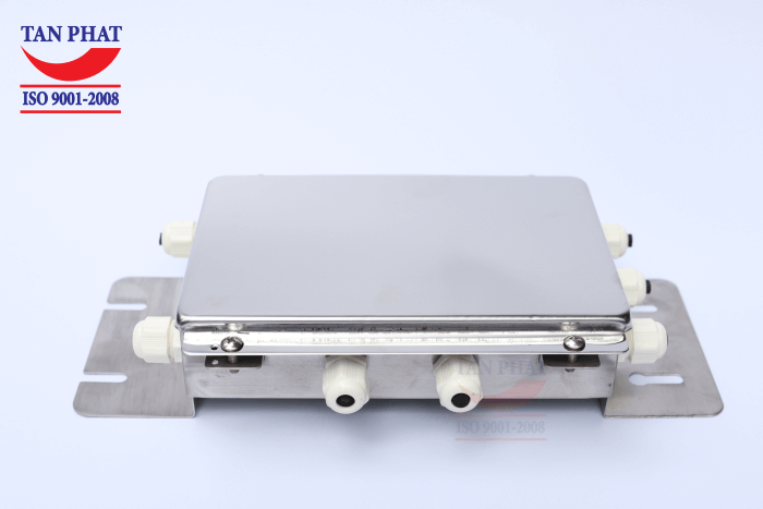 Thiết bị có chức năng kết nối tín hiệu từ nhiều loadcell thành 1 tín hiệu duy nhất truyền đến đầu cân hiển thị.