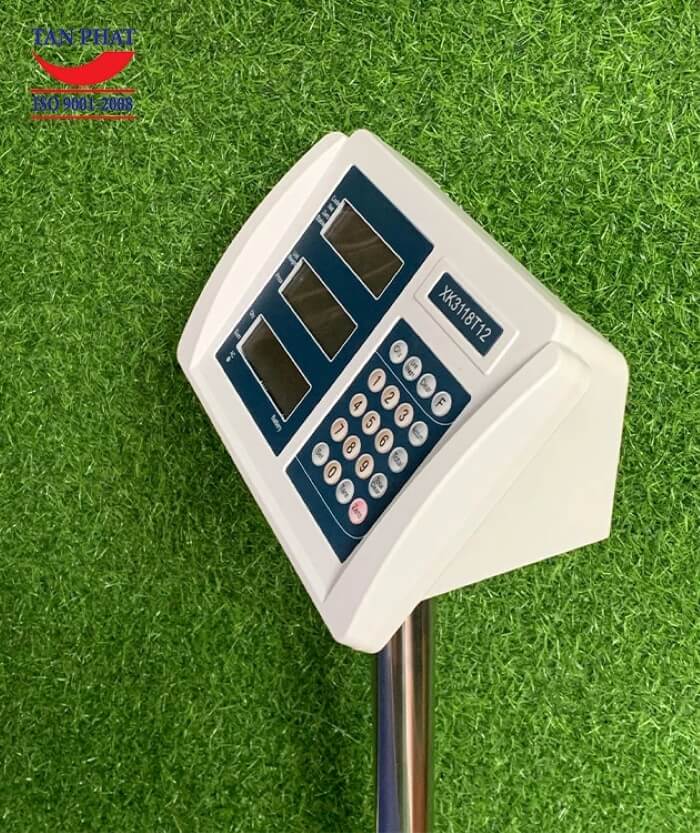 Cân sử dụng đầu hiển thị XK3118T12 tính giá của Keli