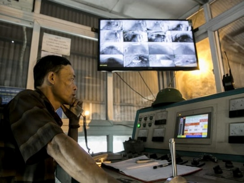 Người giám sát trạm cân có thể thông đồng với tài xế gian lận kết quả cân