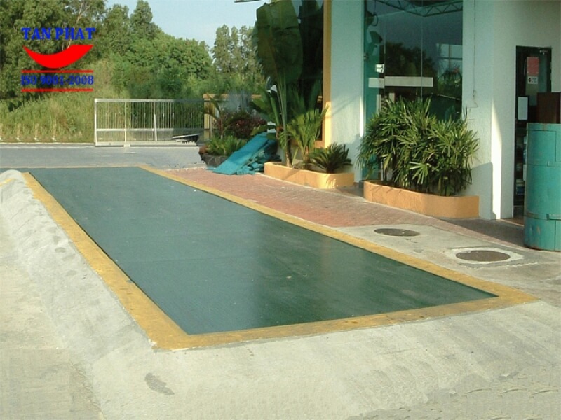 Một mẫu cân ô tô kiểu chìm được lắp đặt và bàn giao tại tỉnh Khánh Hòa