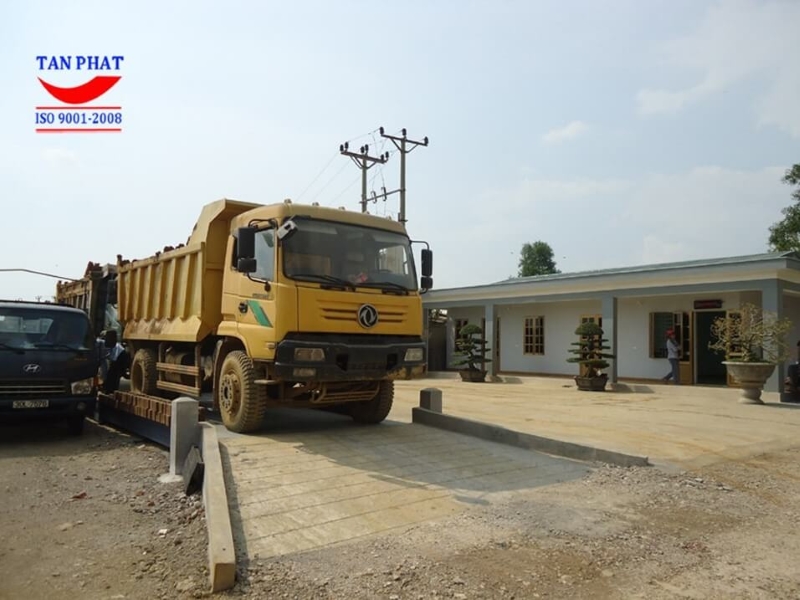 Toàn bộ hình ảnh cầu cân ô tô 100 tấn loại cầu cân dài 12m rộng 3m được lắp đặt tại huyện Kinh Môn, Hải Dương.