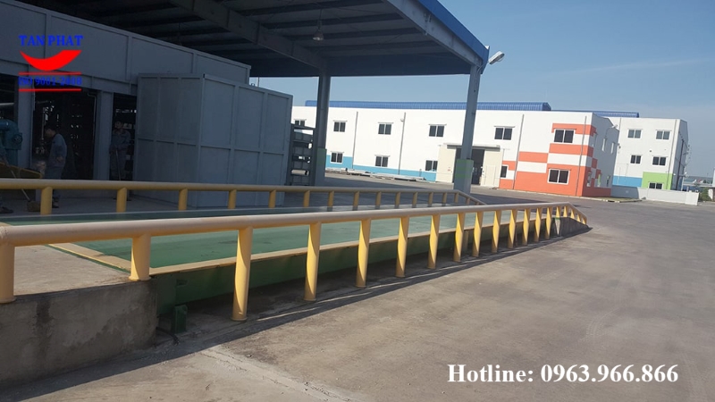 Cầu cân ô tô điện tử 12x3m, tải trọng 60 tấn, lắp đặt tại KCN Vân Trung - Bắc Giang