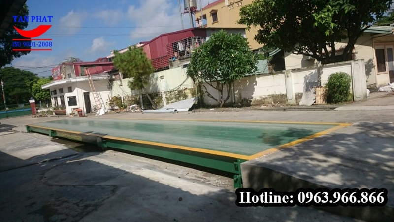 Cầu cân ô tô điện tử 60 tấn loại 18 mét chiều dài, cân được lắp đặt tháng 10/2017