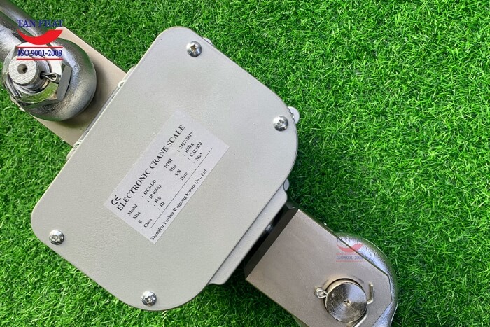 Mặt sau cân móc treo 10 tấn OCS