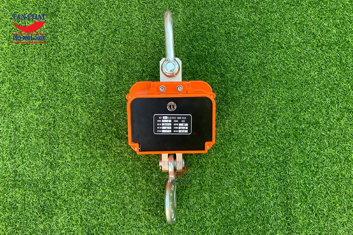 Hình ảnh mặt sau của cân móc cẩu 3 tấn OCS