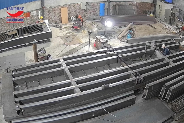 Hình ảnh sản xuất bàn cân tại xưởng