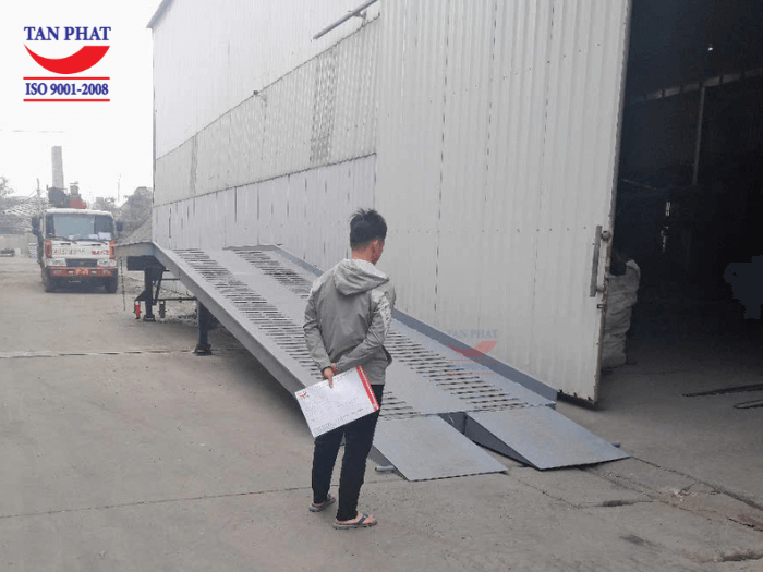 Vận chuyển và bàn giao hoàn thiện cầu xe nâng 10 tấn tại công trình của khách hàng