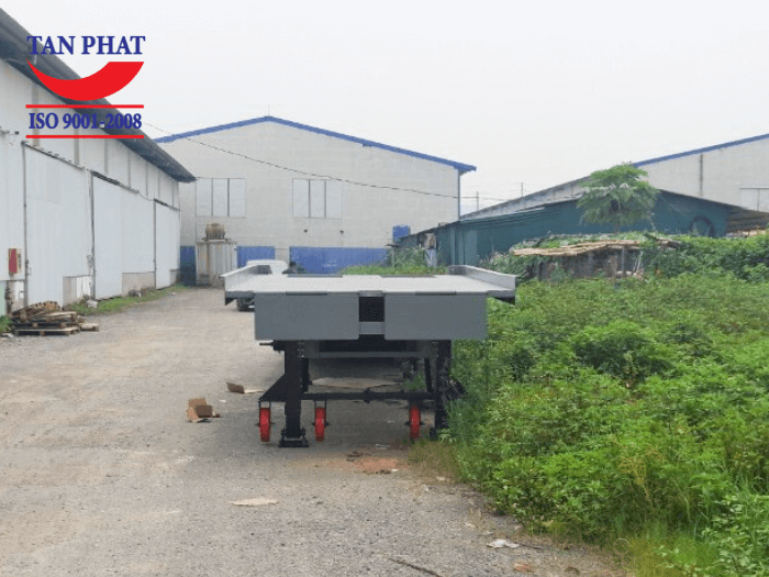 Cầu container sử dụng chân chống Fuwa và bánh xe PU