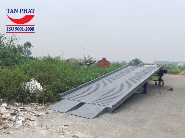 Cầu lên container 12 tấn, kích thước 13.000x2.350mm được Tân Phát bàn giao tại huyện Hoài Đức, TP. Hà Nội