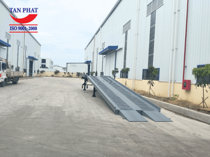 Cầu lên container 6 tấn, dài 13m bàn giao tại Hải Phòng