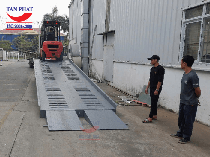 Cầu lên container 8 tấn (8.000kg) hoàn thiện bàn giao tại huyện Tiên Du, Bắc Ninh
