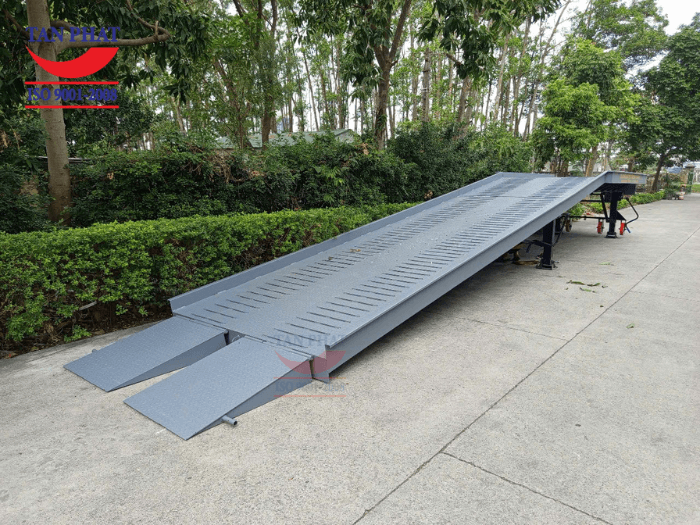 Cầu dẫn xe nâng lên container 10 tấn giao hoàn thiện tại KCN Quế Võ, Bắc Ninh