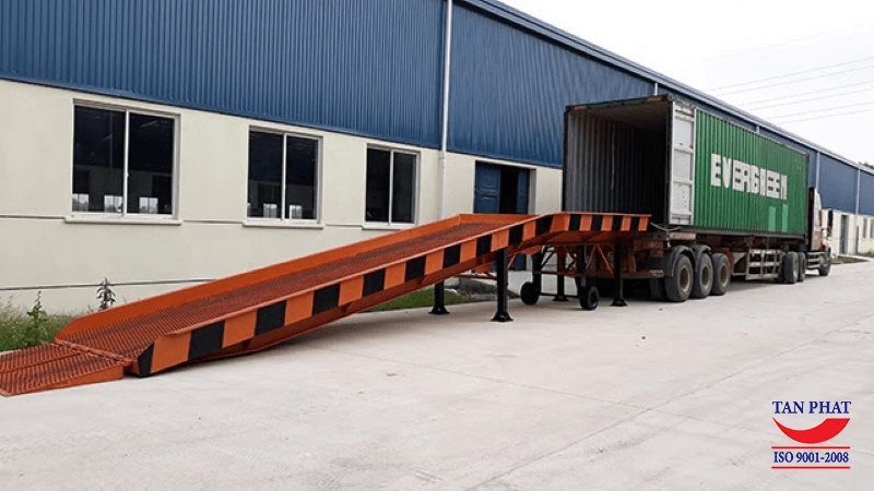 Cầu container nhập khẩu có tính thẩm mỹ cao