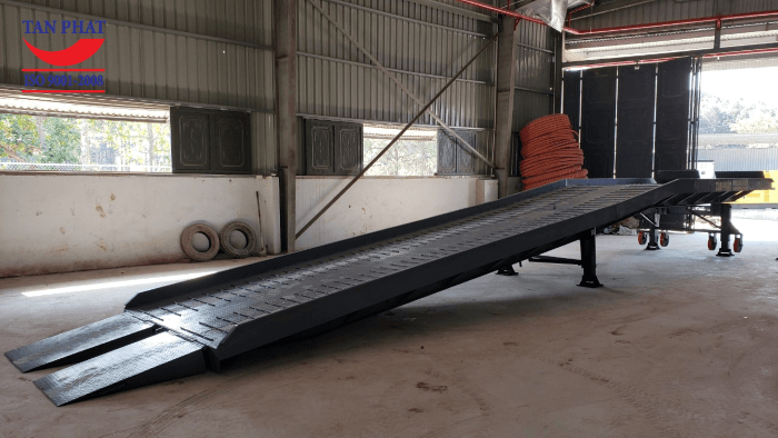 Cầu container tải trọng 10 tấn, kích thước 13.000x2.400mm
