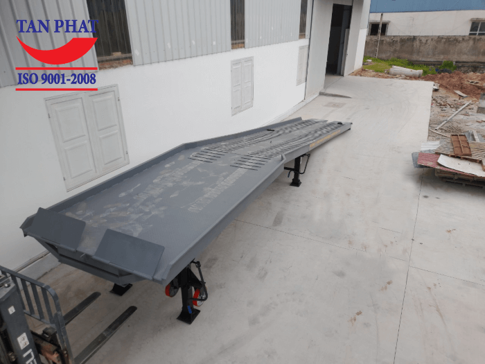 Cầu lên container Tân Phát bàn giao tại Bắc Giang. Cầu có tải trọng 10 tấn, dài 13m tiêu chuẩn