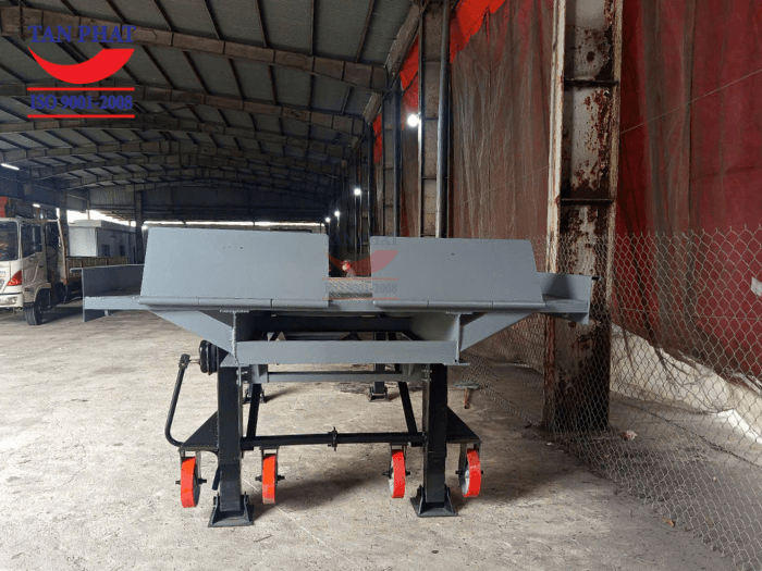 Cầu dẫn sở hữu hệ thống chân chống Fuwa và bánh xe PU, mang tới tính linh hoạt cho thiết bị