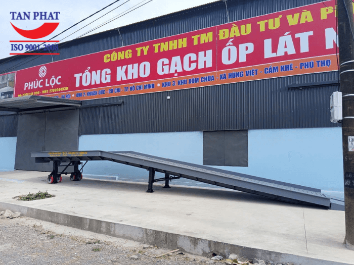 Cầu dẫn xe nâng lên container 10 tấn, kích thước 13x2.35m giao tại thành phố Hoa Lư, Ninh Bình