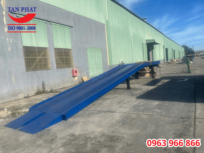 Cầu sử dụng kết cấu dầm thép U, I đúc chất lượng cao, đảm bảo độ bền và tính an toàn cho sản phẩm