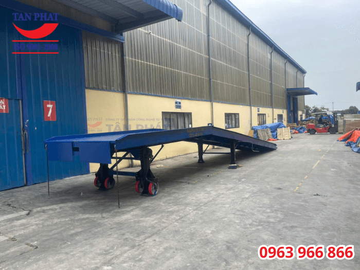 Cầu được lắp đặt hoàn thiện và thử tải, bàn giao hoàn thiện tại công trình của khách hàng