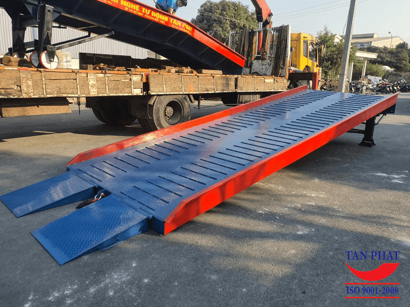 Mặt cầu chống trượt chắc chắn với thép phi gân