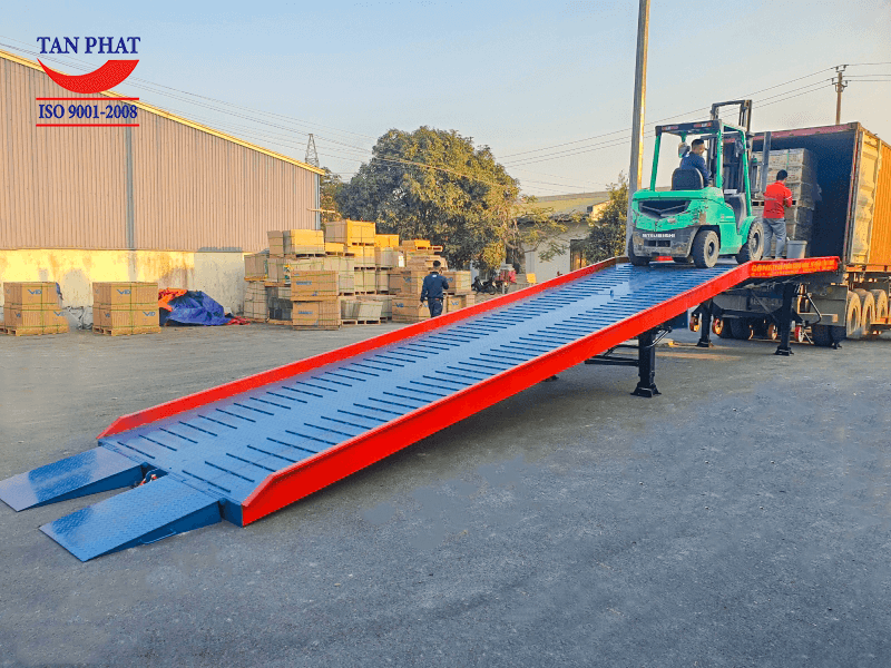 Cầu dẫn lên container được Tân Phát bàn giao tại Granit Nam Định