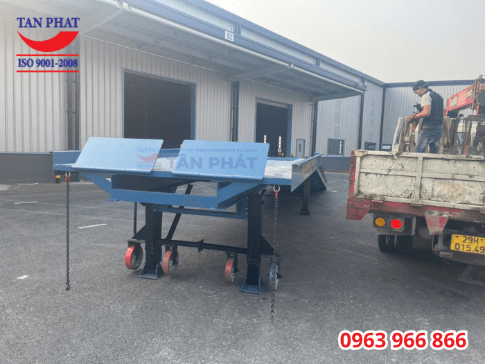 Phần chân cầu dẫn sử dụng chân chống Fuwa và bánh xe PU