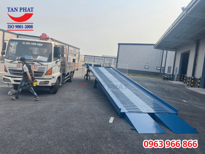 Cầu dẫn sử dụng kết cấu dầm U, I đúc chắc chắn, khả năng chịu lực tốt