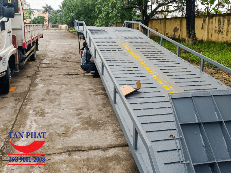 Lắp đặt, kiểm tra đảm bảo cầu hoạt động ổn định, an toàn theo tiêu chuẩn và bàn giao hoàn thiện cho khách hàng