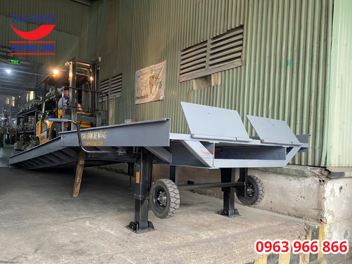 cầu lên container 10 tấn 10m Phú Thọ