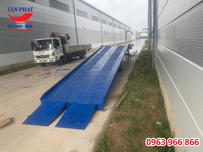 Cầu dẫn xe nâng 10 tấn, kích thước 13x2.35m giao hoàn thiện tại KCN Yên Bình, TP. Phổ Yên, tỉnh Thái Nguyên