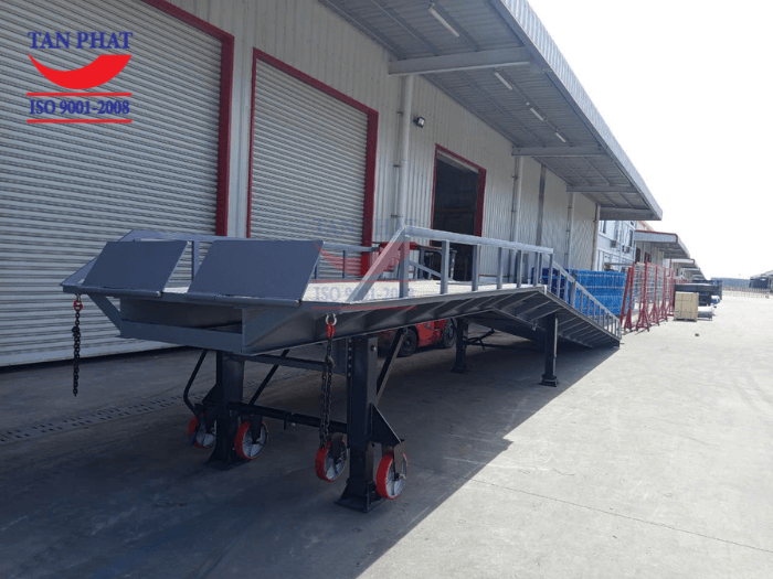 Cấu hình dầm U, I đúc chắc chắn, lan can hộp mang tính thẩm mỹ cao