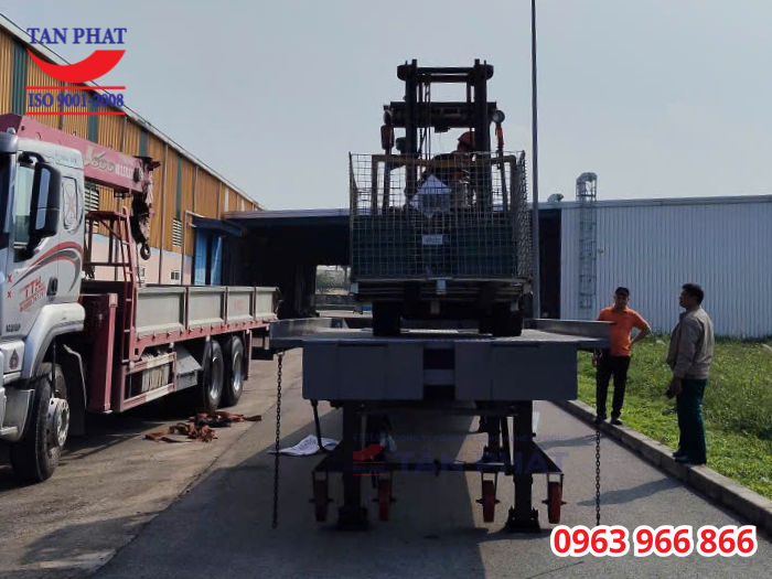 cầu lên container 10 tấn 14m giao tại Nghệ An