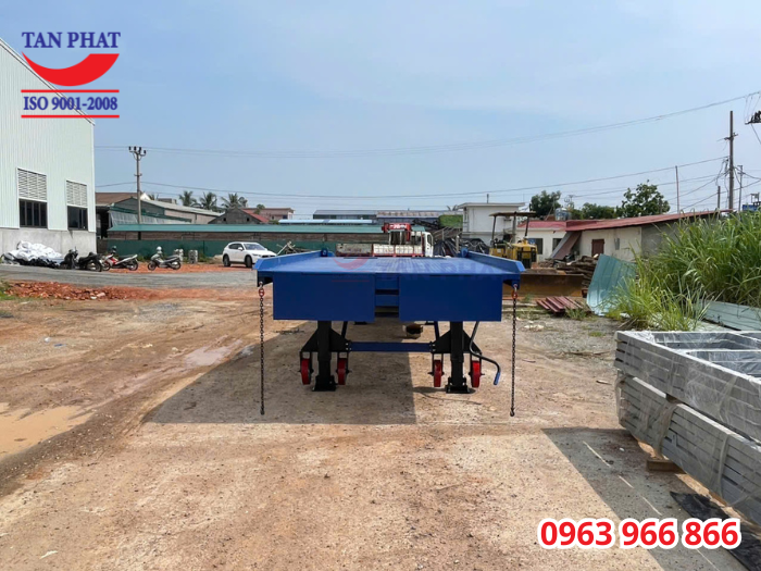 Hệ thống chân chống và bánh xe PU của cầu xe nâng