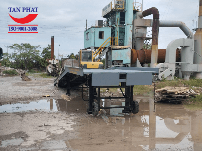 Tân Phát thiết kế cầu container với hệ thống chân chống Fuwa có khả năng nâng hạ và bánh xe cao su