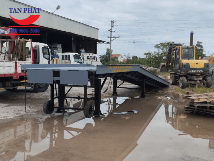 Cầu container 8 tấn, dài 13m do Tân Phát sản xuất và lắp đặt