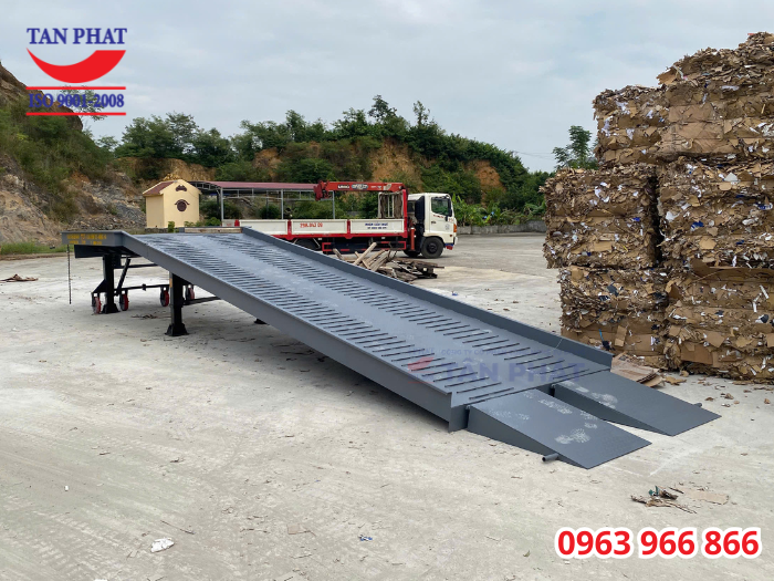 Cầu dẫn xe nâng giúp tối ưu và nâng cao hiệu quả xuất - nhập hàng hóa