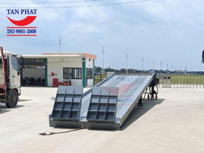 Cầu sở hữu kết cấu dầm thép U, I đúc chắc chắn