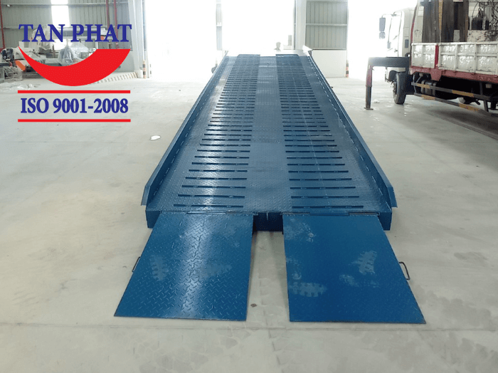 Mặt cầu chống trượt thép phi gân và thép vuông đặc