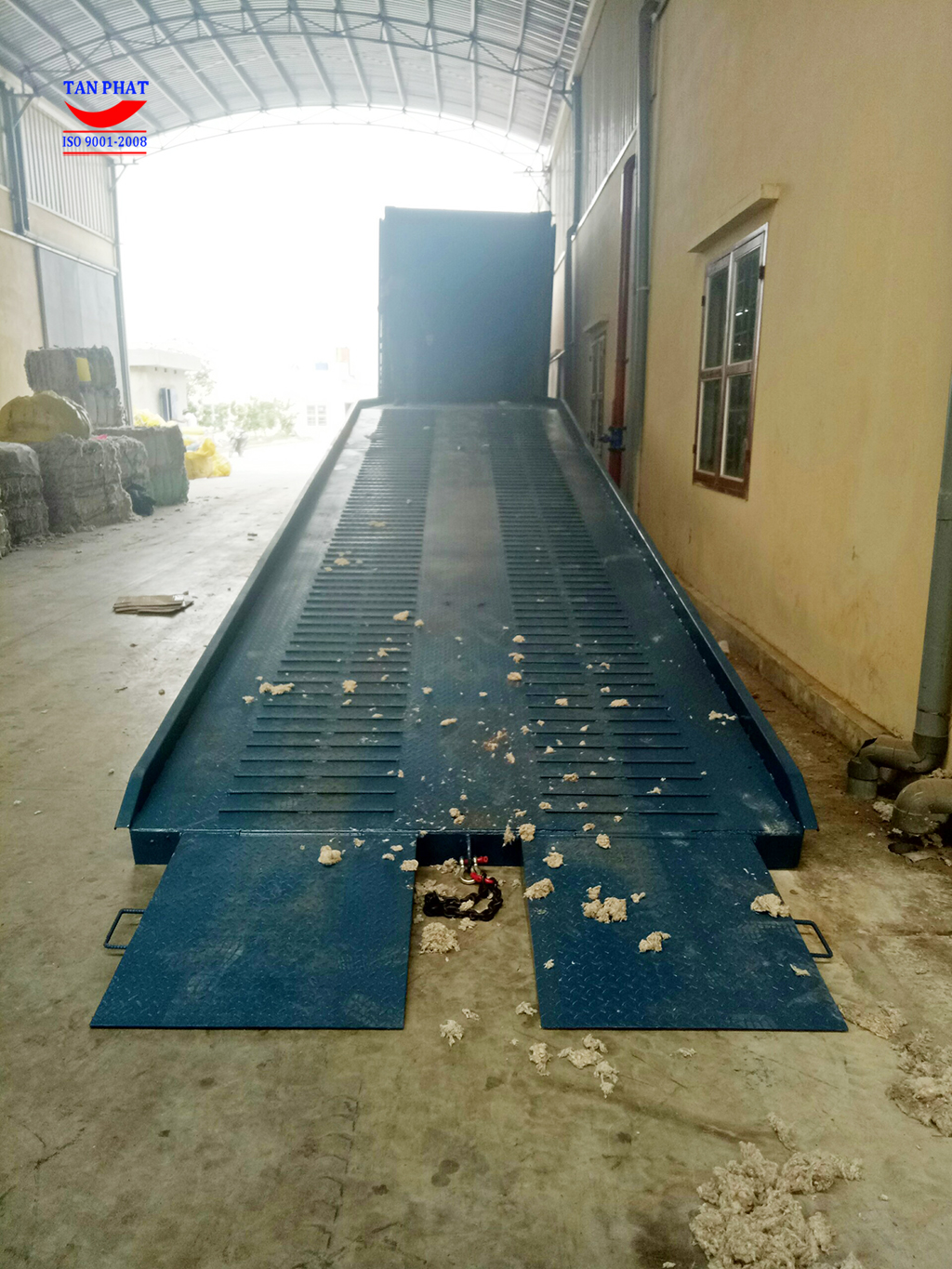 phần dốc cầu container