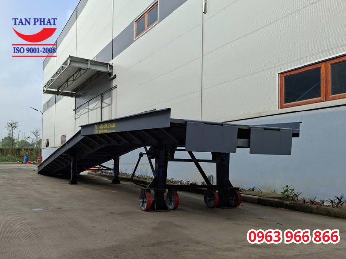 Cầu được thiết kế thông minh đáp ứng nhu cầu xuất nhập hàng của khách hàng