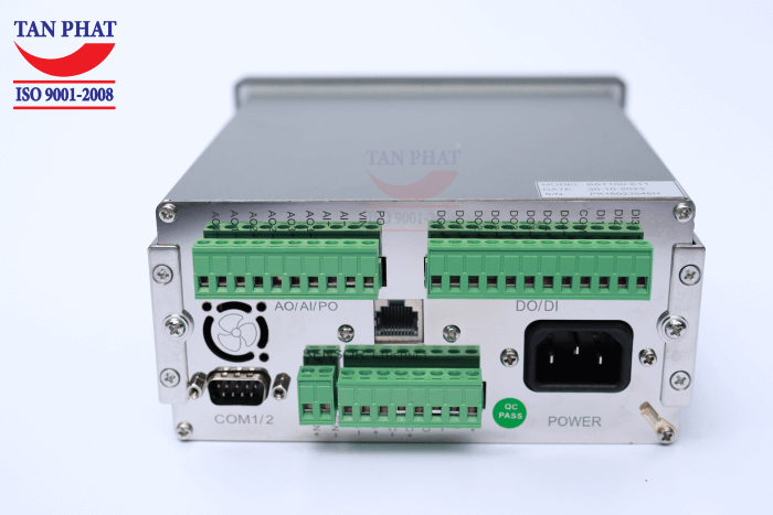 Đầu cân BST100 sở hữu hệ thống các cổng kết nối đa dạng, cho phép kết nối với các thiết bị ngoại vi khác.